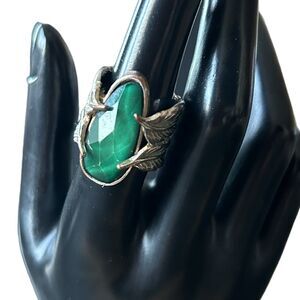 Hinged Leaf Faceted Green Adjustable Fashion Ring, Size 7 Adjustable Wizard
